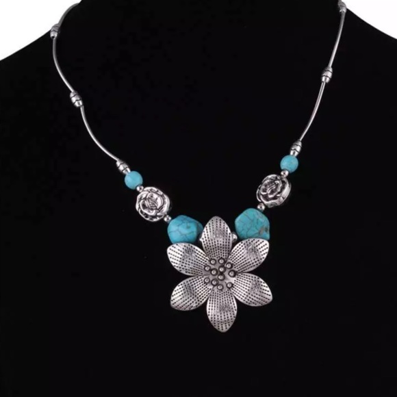 New Vintage Flower Natural Stone Necklace - Picture 8 of 13